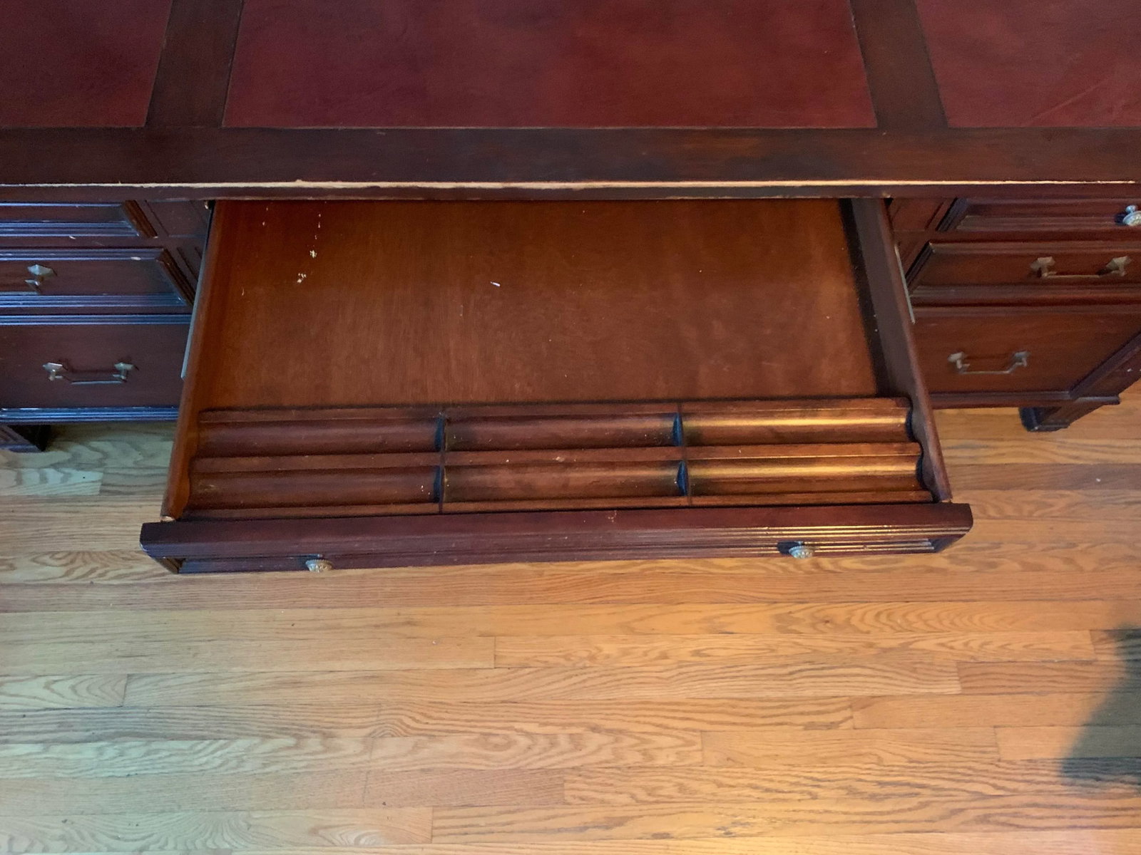 1990s Leather Top Executive Writing Desk - 7