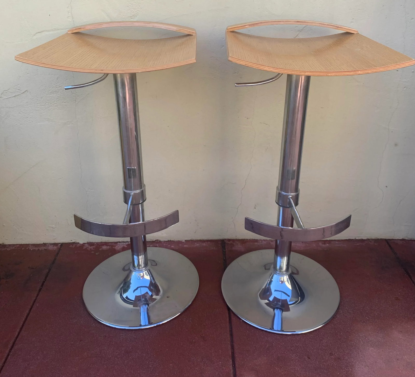 1990s Vintage Chrome and Wood Seat Barstools, Set of 2 - 2