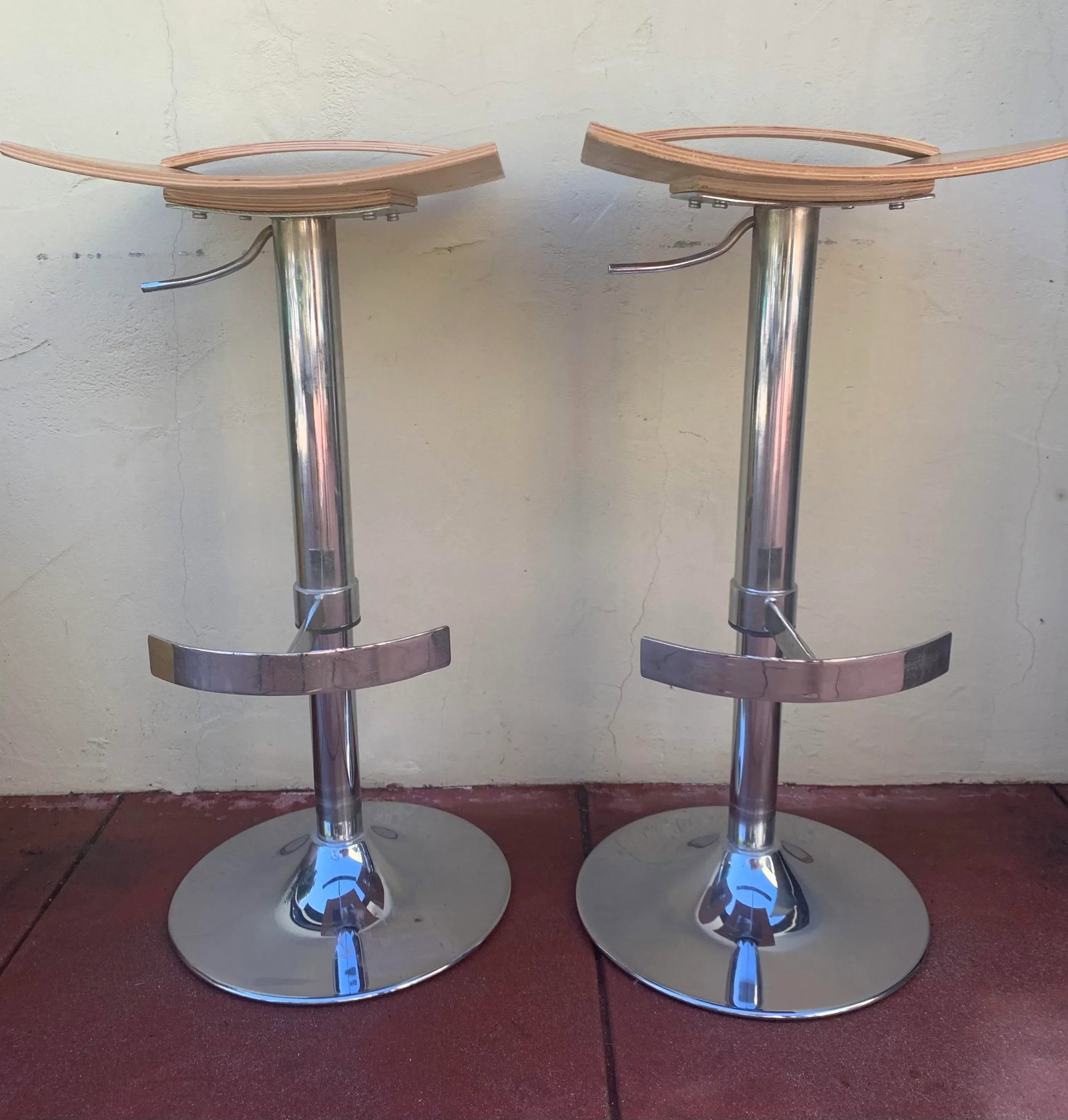 1990s Vintage Chrome and Wood Seat Barstools, Set of 2 - 3