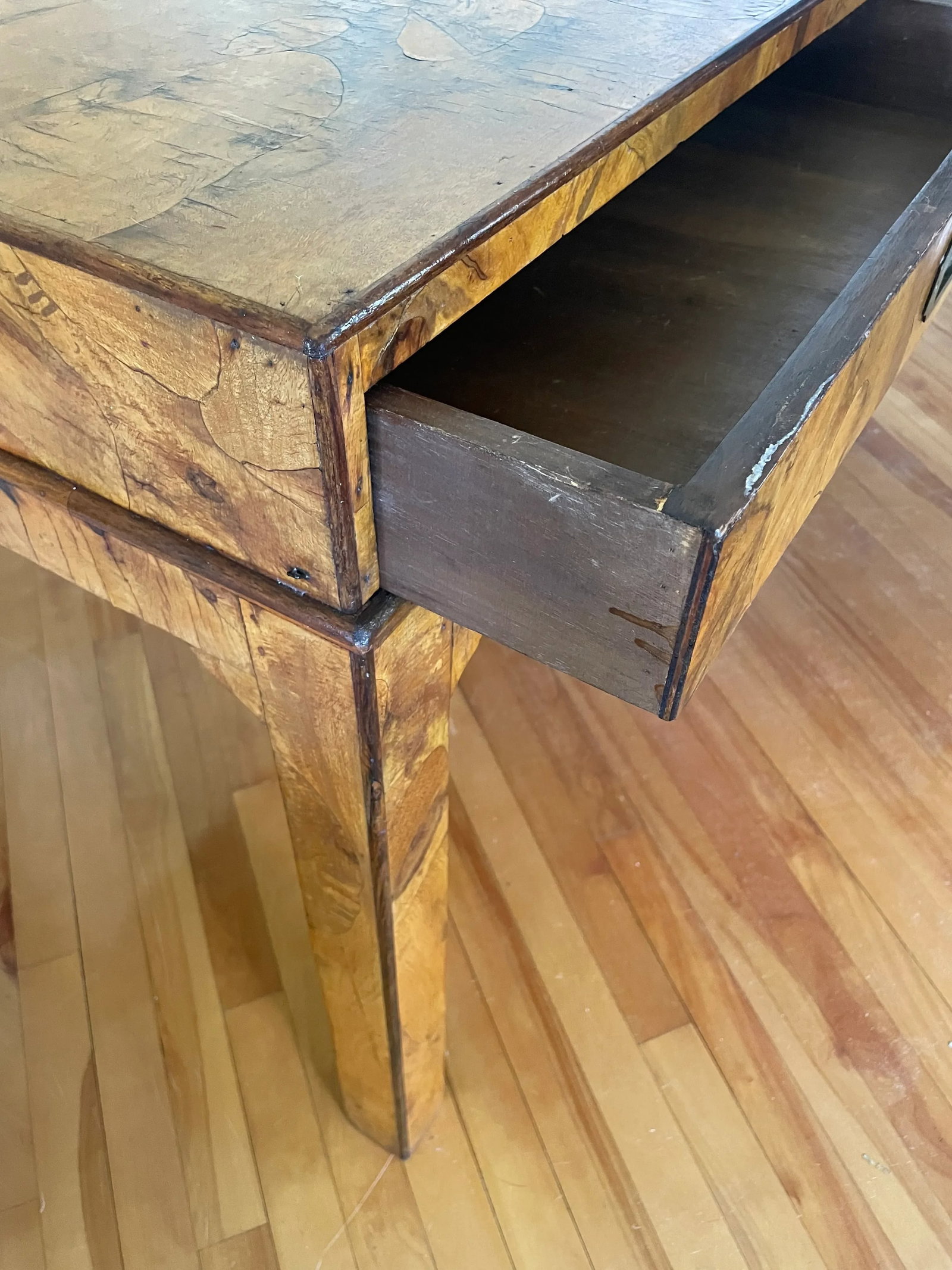 Early 20th Century Vintage Olive Wood Italian Desk - 7