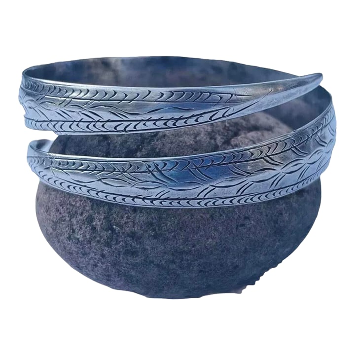 1980s Hmong Hill Tribe Sterling Silver Double Wrap Cuff, Unisex: Beautifully etched sterling double wrap bracelet, very symmetrical in design perfect for anyone. Unique find. Acid tested to be .925, unsigned, which is common for Hill tribe jewelry. This bracelet