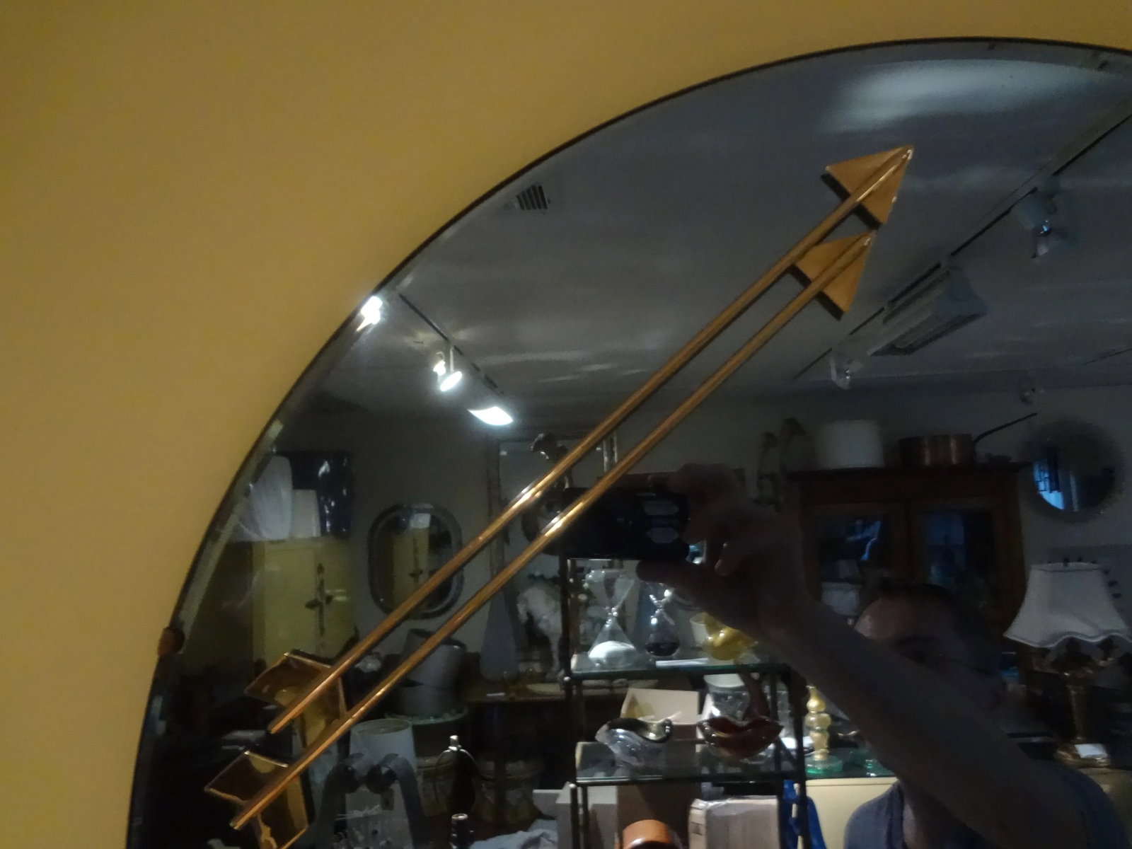 1960s Italian Blue Mirror With Double Arrow Accents After Fontana Arte - 10