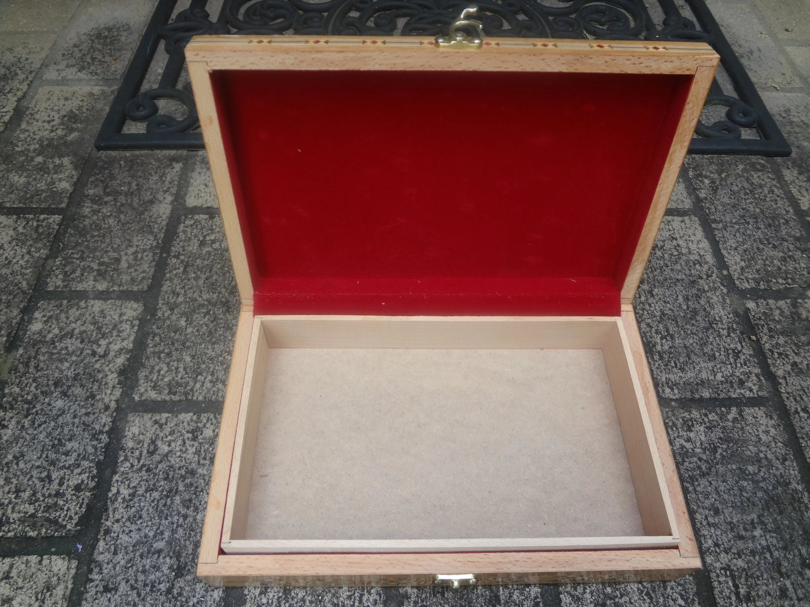 Mid 20th Century Vintage Rectangular Moroccan Inlaid Decorative Box - 5