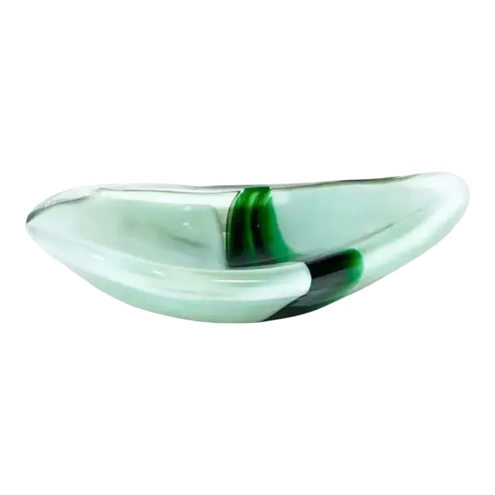Mid 20th Century Murano Glass Sasso Stone Bowl, Renato Toso for Fratelli Toso, Italy, Green: Murano Glass Sasso stone bowl, Renato Toso for Fratteli Toso, Italy, Green Vide-Poche, Abstract sculpture. Renato Toso (b. 1940) for Fratteli Toso Sasso stone bowl, Murano, Italy, green and white