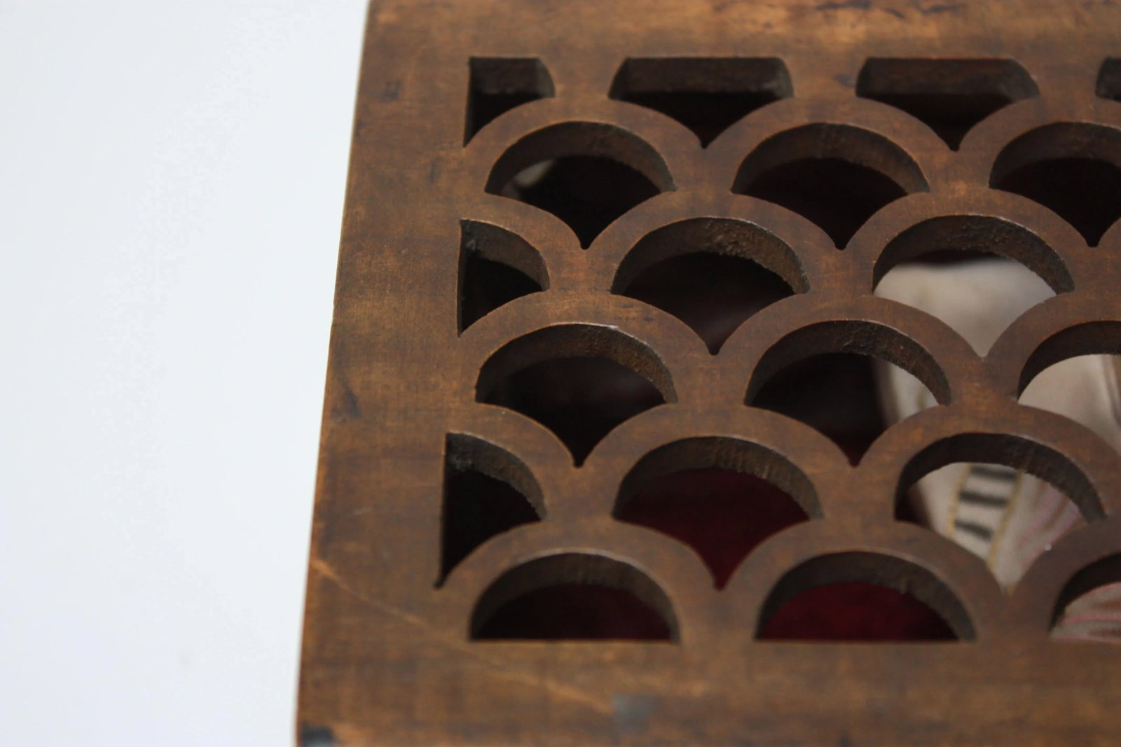 Late 19th Century Victorian Carved Glove Box With Gloves - 10