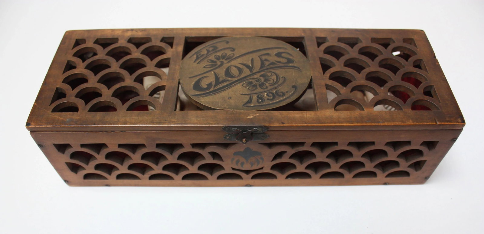 Late 19th Century Victorian Carved Glove Box With Gloves - 13
