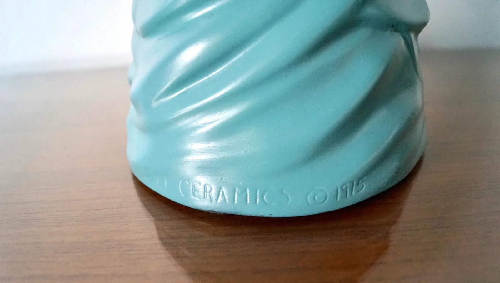 1970's Art Deco Embrace Bell Ceramics Sculpture - 12