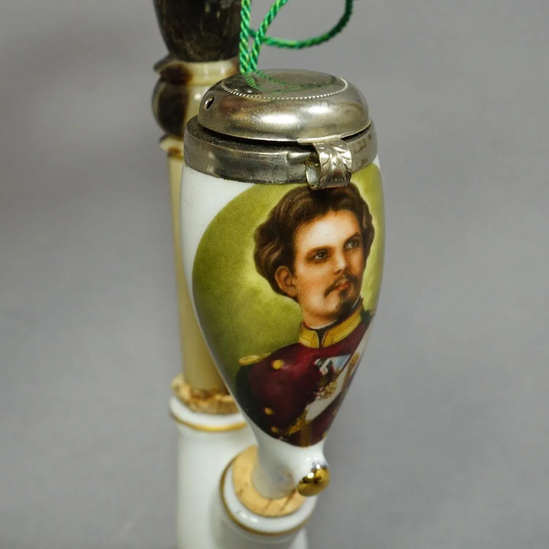 Vintage Black Forest Porcellaine Pipe With King Ludwig II Picture - 4