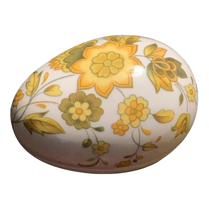 Mid 20th Century Vintage Limoges Hand Painted Porcelain Yellow Floral Egg Trinket Box, France: Vintage Limoges Hand Painted Porcelain Yellow Floral Egg Trinket Box, France Condition: Alterations: Original Condition Unaltered Imperfections: Some Imperfections Condition Notes: Good vintage