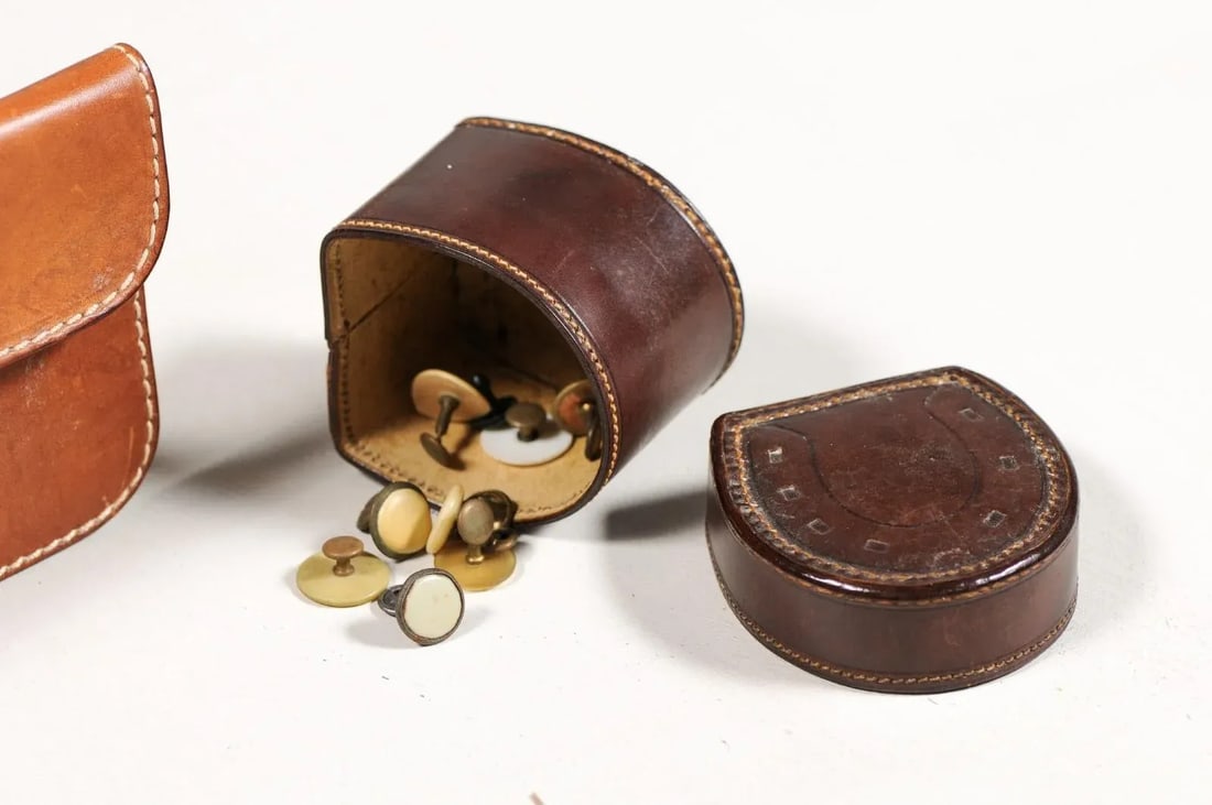 English Victorian Period 19th Century Brown Leather Case with Button Box - A Pair - 5