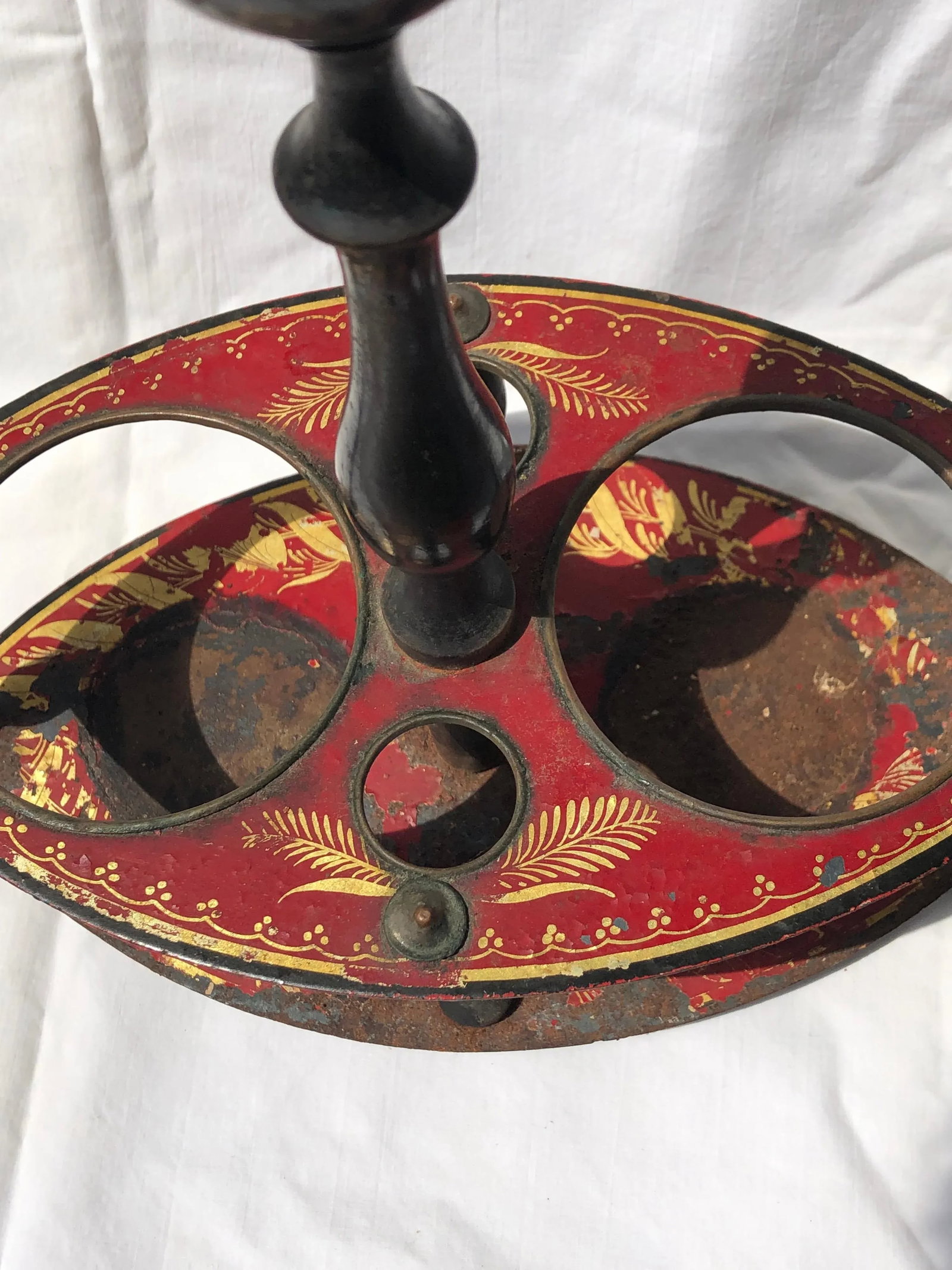 French Circa 1820 Red Painted Tole Vinaigrier - 4