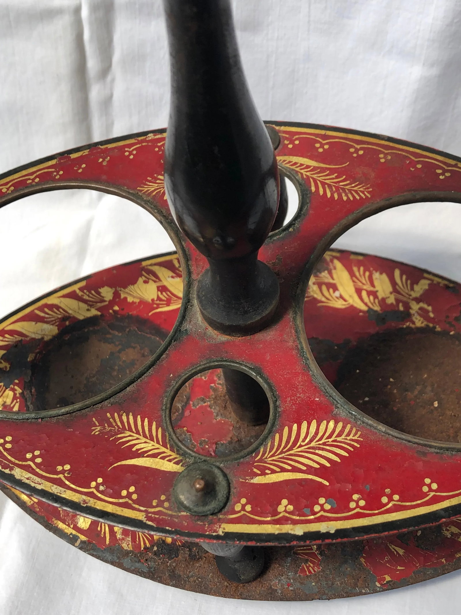 French Circa 1820 Red Painted Tole Vinaigrier - 5