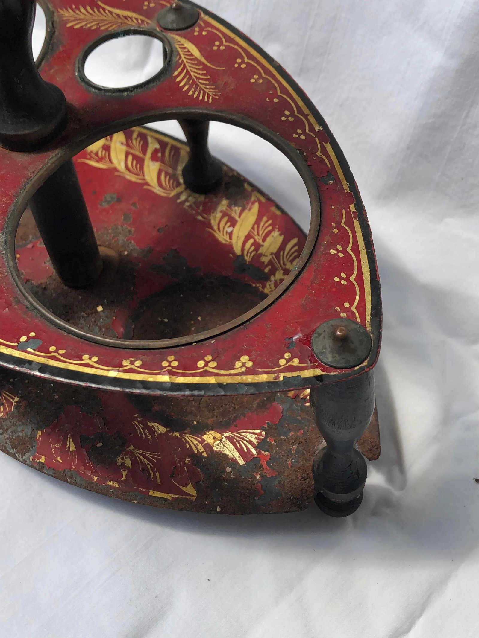 French Circa 1820 Red Painted Tole Vinaigrier - 6