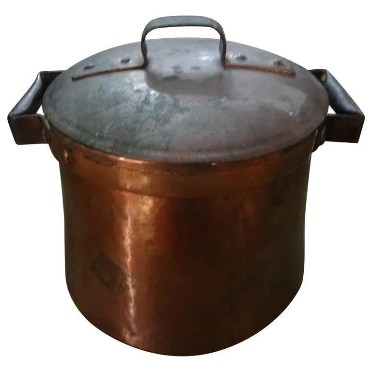 19th Century French Copper Pot With Lid - 10