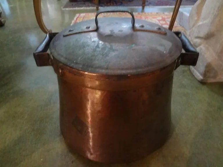 19th Century French Copper Pot With Lid - 2