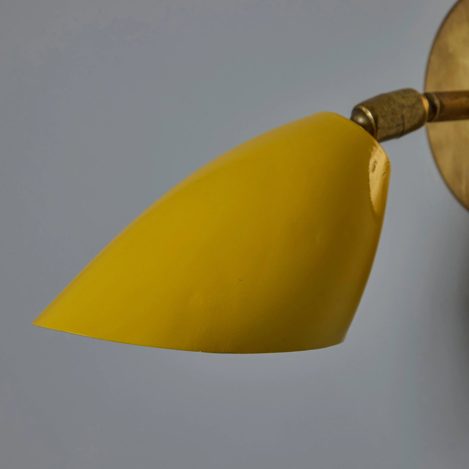 1960s Gino Sarfatti Model #26b Yellow and Brass Wall Lamp for Arteluce - 10