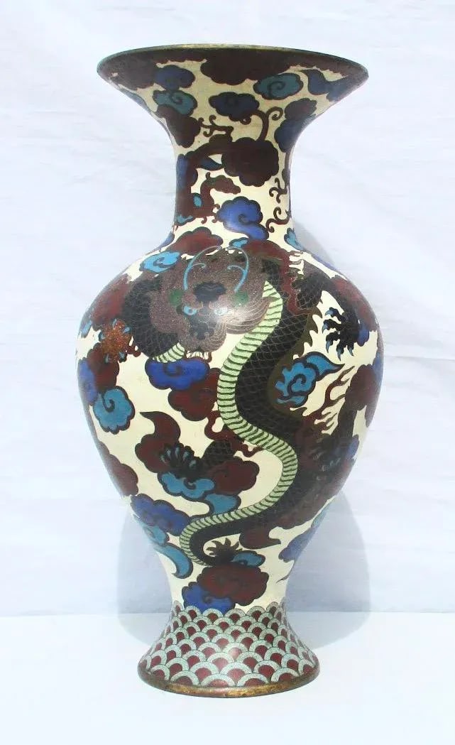 Massive Japanese Enamel Vase Late 19th Century - 3