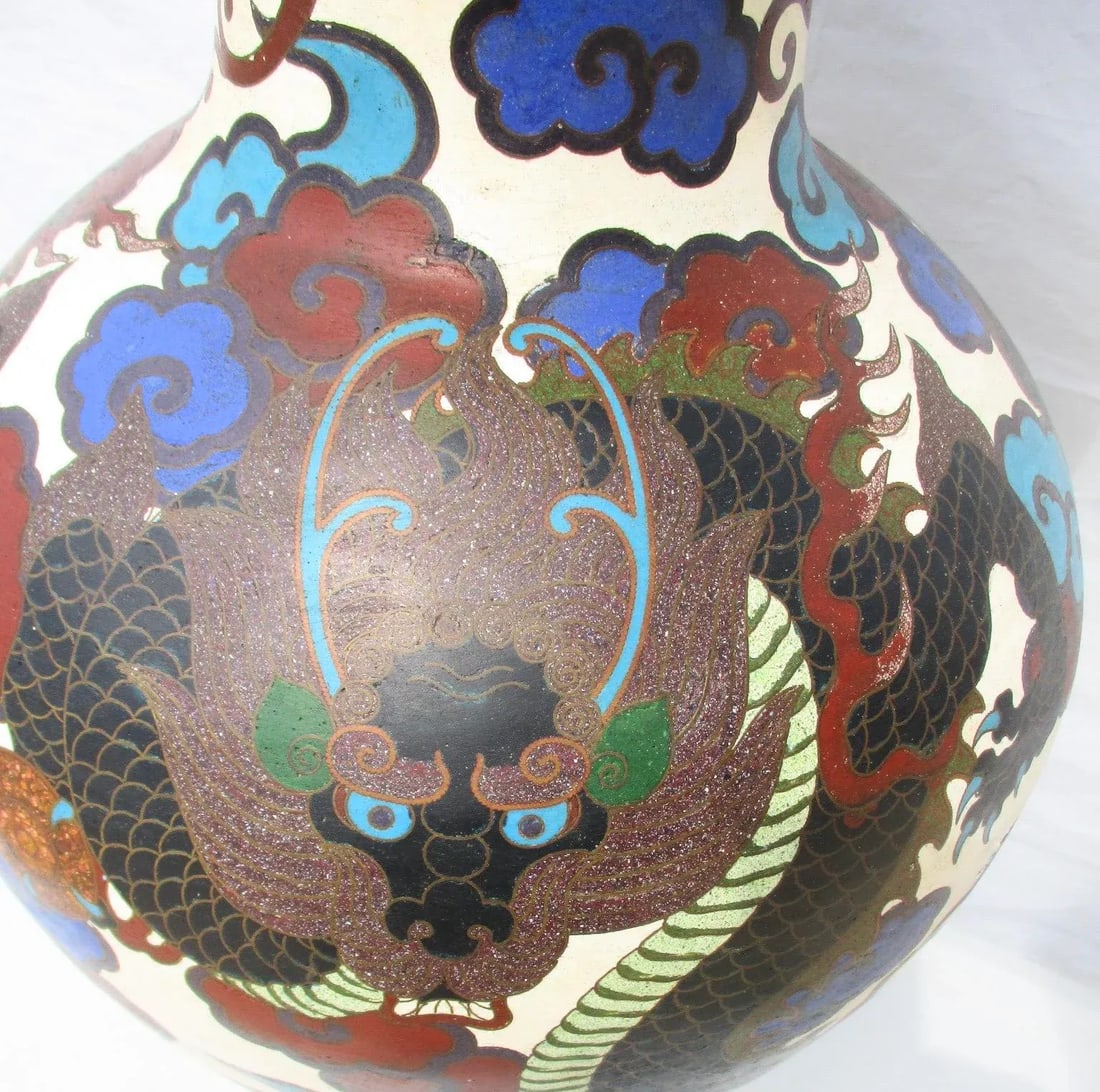 Massive Japanese Enamel Vase Late 19th Century - 6