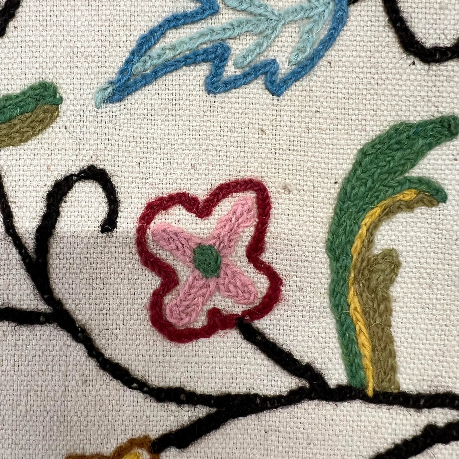 American Drew Queen Ann Leg Ottoman W/ Bird and Floral Design Crewel Embroidered Fabric - 12