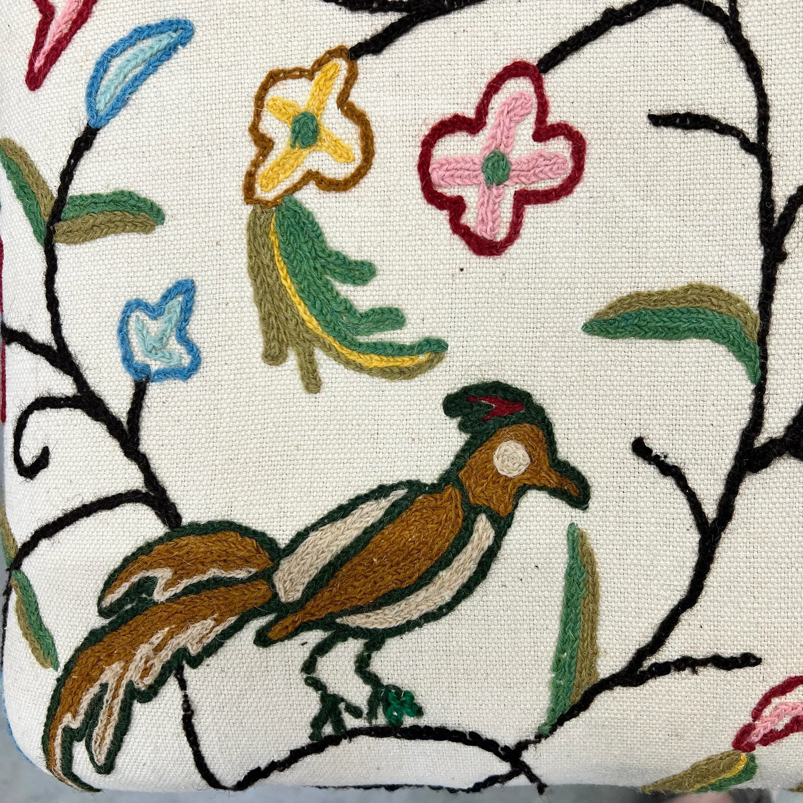 American Drew Queen Ann Leg Ottoman W/ Bird and Floral Design Crewel Embroidered Fabric - 8