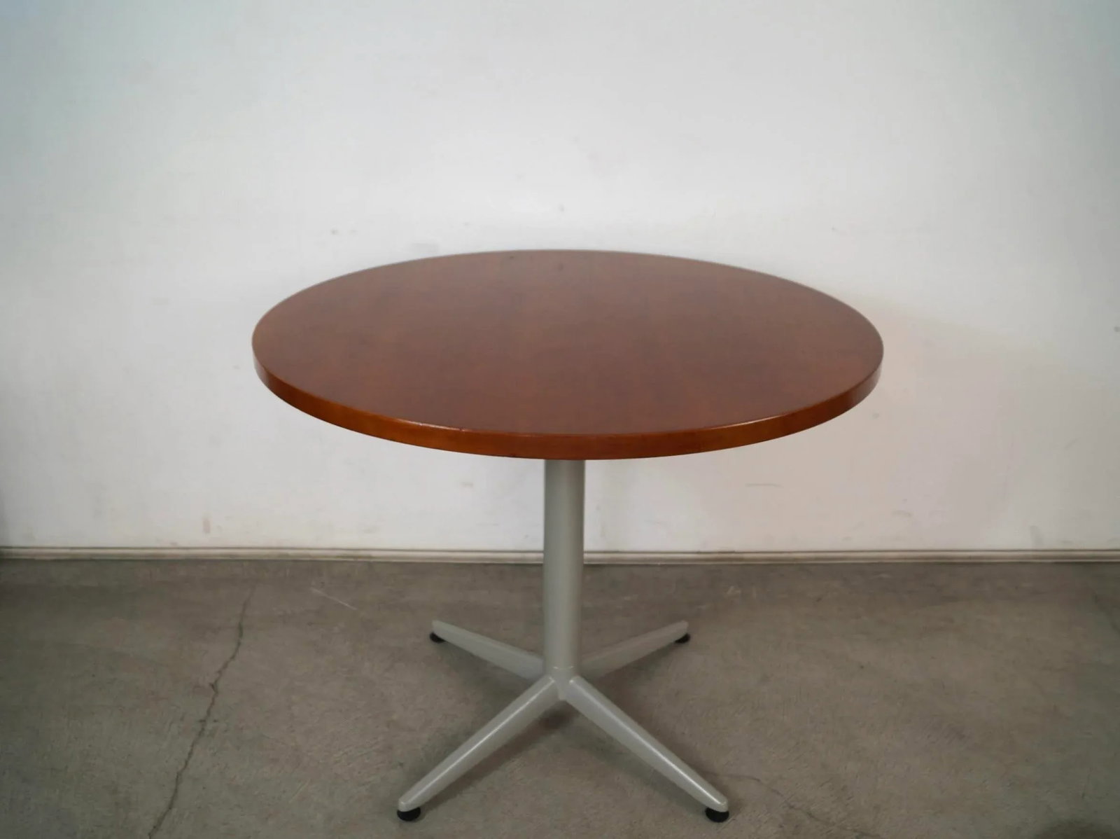 1990's Vintage Herman Miller Style Round Dining Table - 3