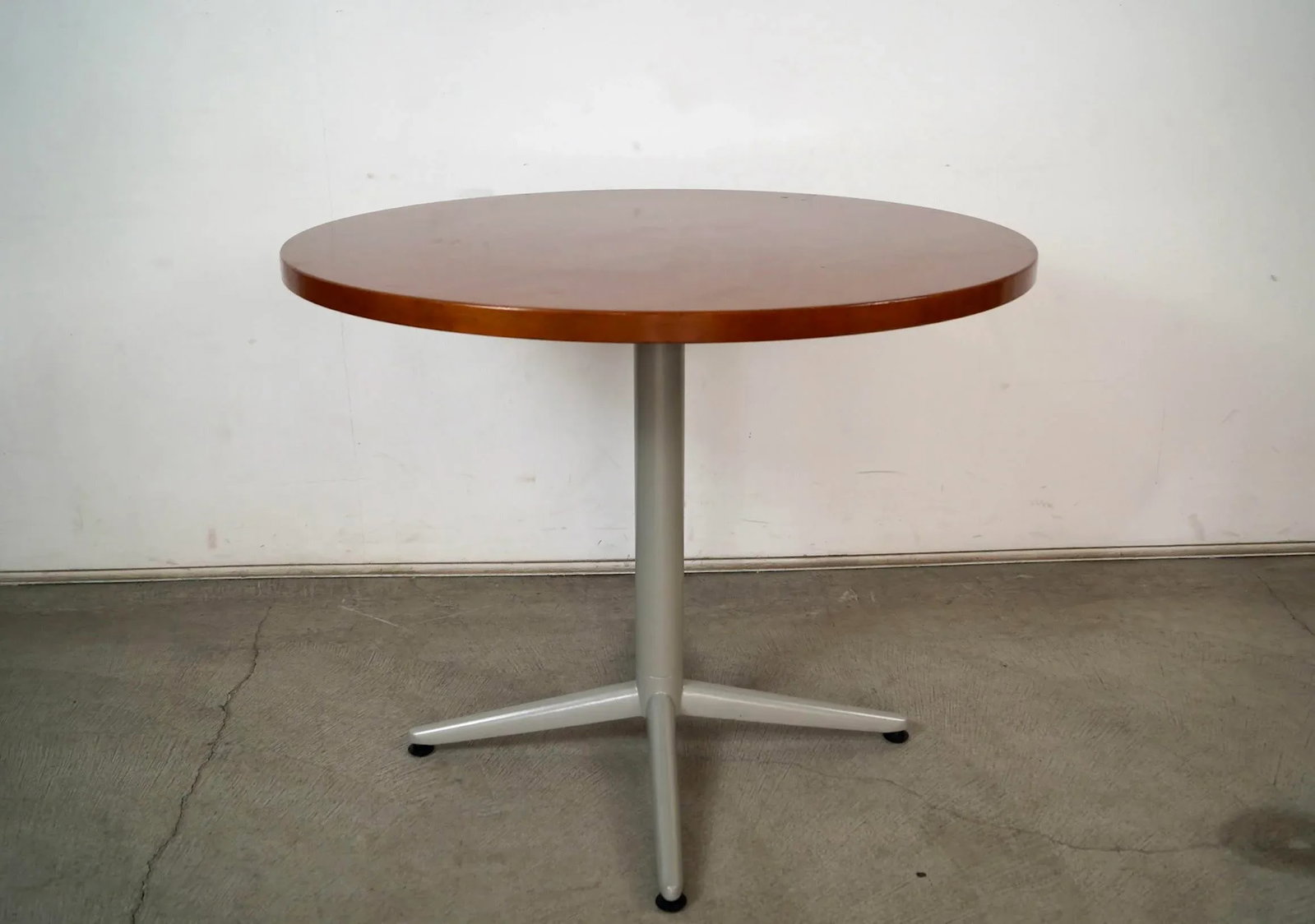 1990's Vintage Herman Miller Style Round Dining Table - 6