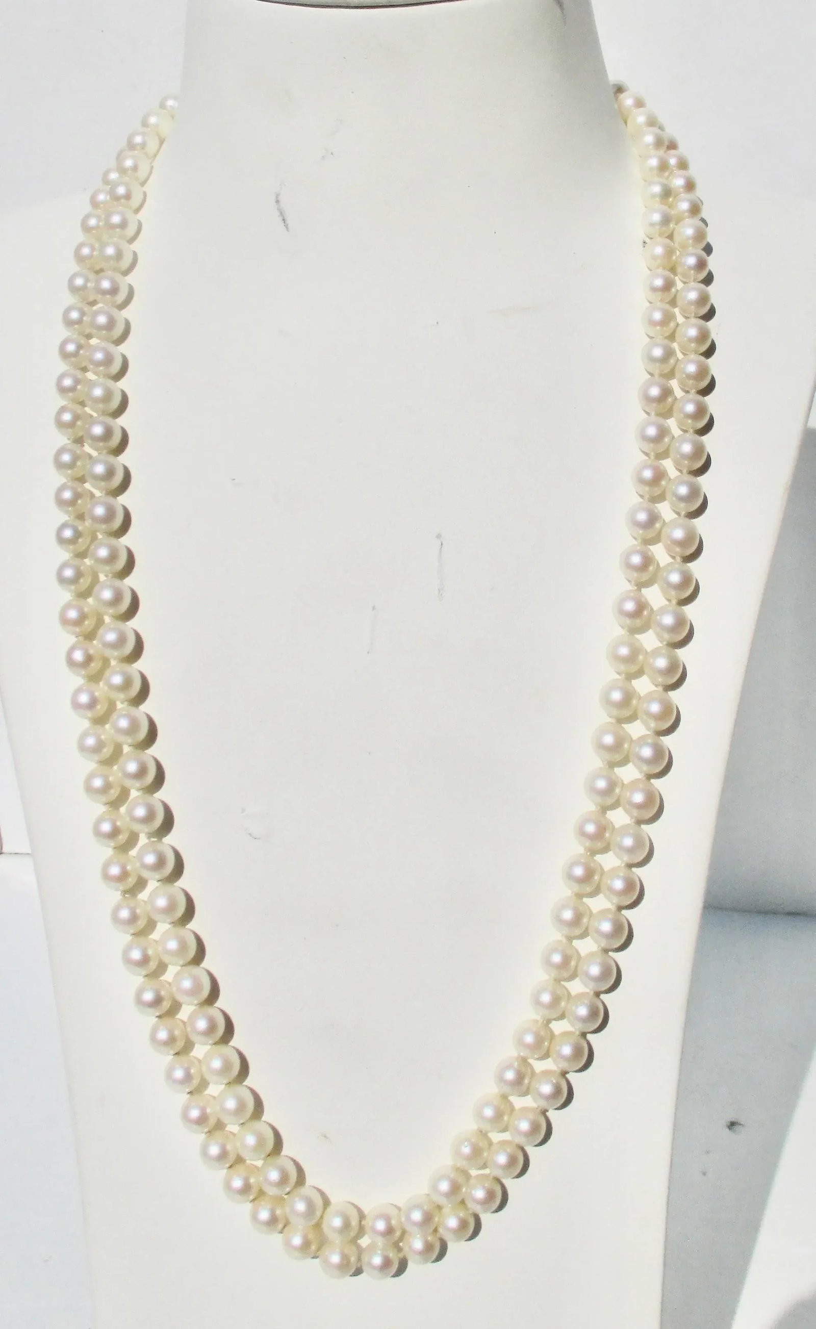 Double Stand Necklace of Cultured Pearls and 14 Kt Clasp - 2