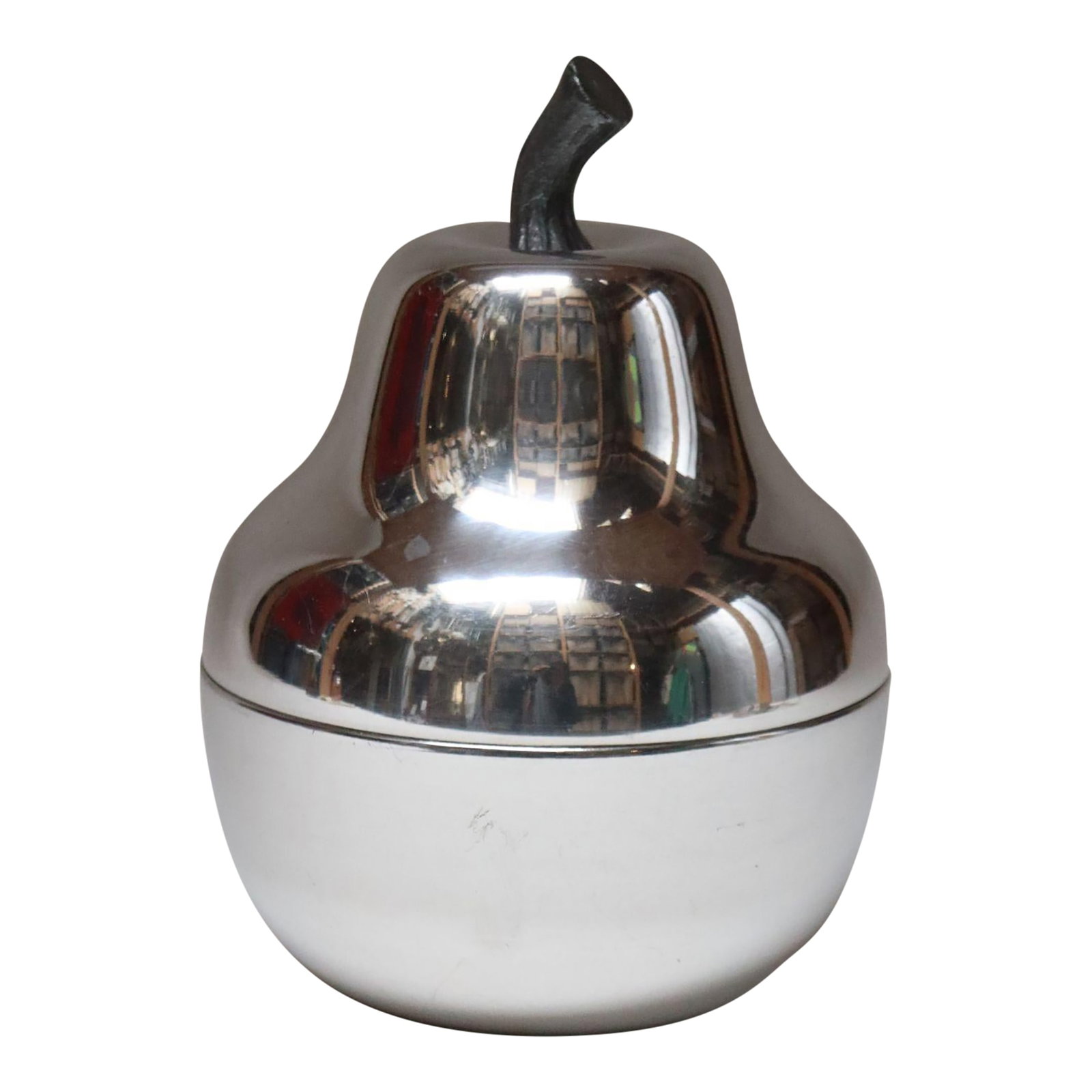 Italian Modernist Polished Aluminum "Pear" Ice Bucket: Mid-Century Italian Modern aluminum 'pear-form' ice bucket with white plastic insulated bucket (ca. late 1960s/early 1970s, Italy). Features a textured, sculptural stem decoration that serves as the