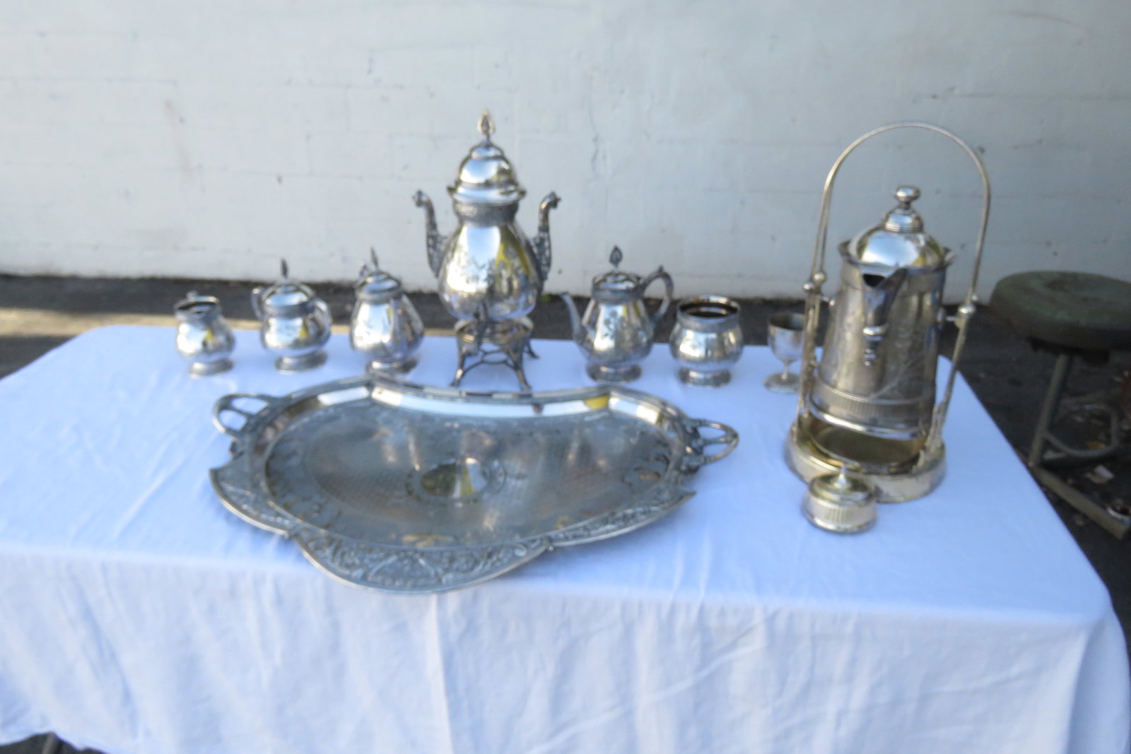 Late 20th Century Meriden Silver Plated Serving Tea Tray Set With Pairpoint Pitcher and Cup 4483b - 10