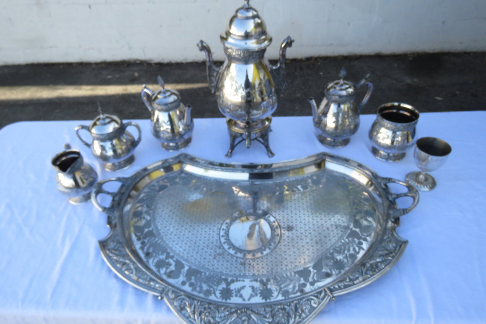 Late 20th Century Meriden Silver Plated Serving Tea Tray Set With Pairpoint Pitcher and Cup 4483b - 11