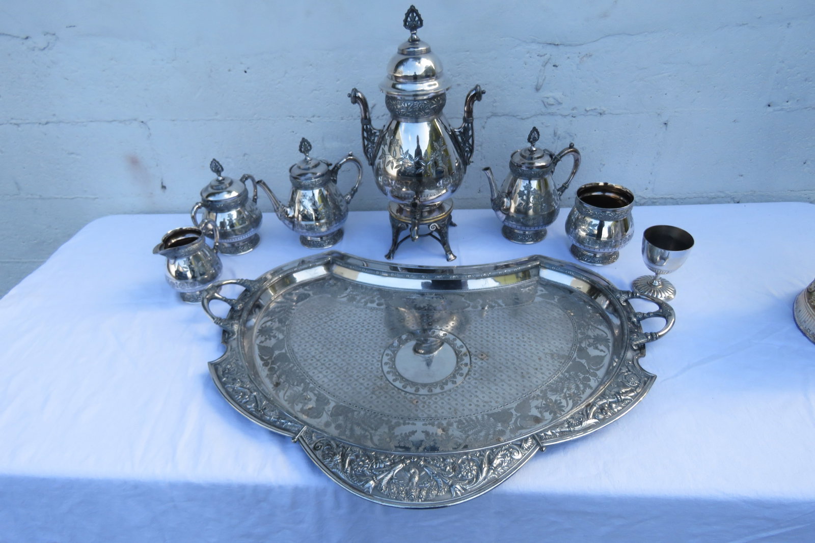 Late 20th Century Meriden Silver Plated Serving Tea Tray Set With Pairpoint Pitcher and Cup 4483b - 5