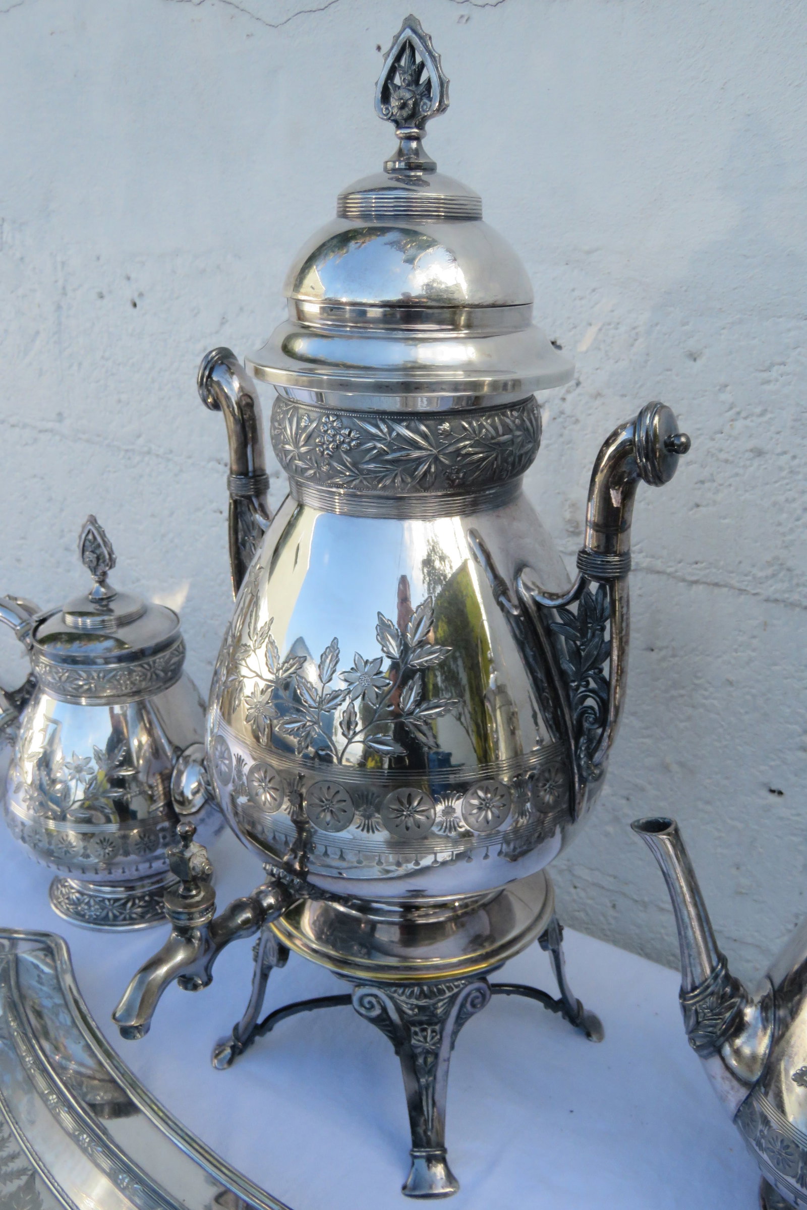 Late 20th Century Meriden Silver Plated Serving Tea Tray Set With Pairpoint Pitcher and Cup 4483b - 7