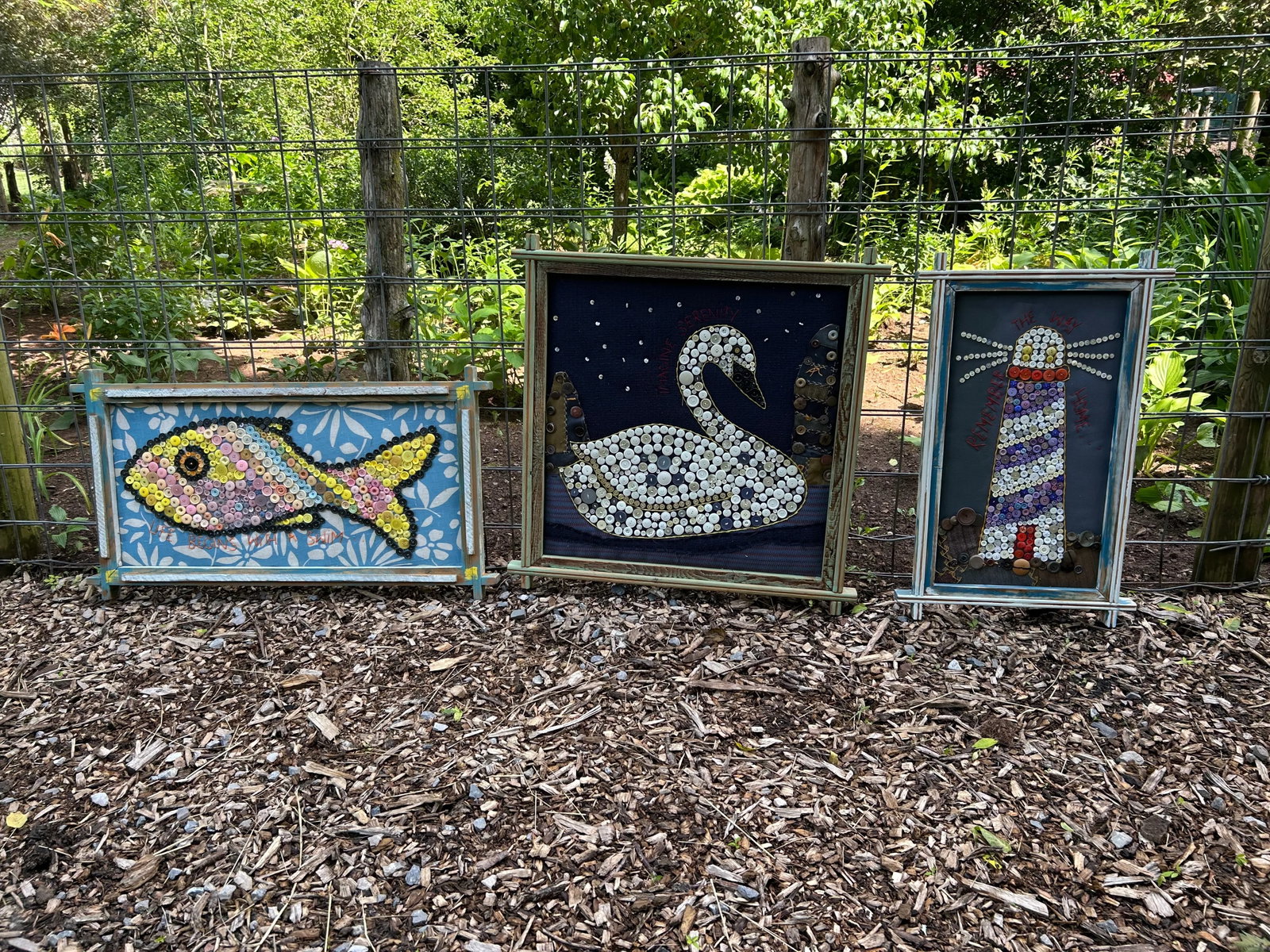 Mary Teeter Maine Self Taught Artist Button Art of Fish - 10