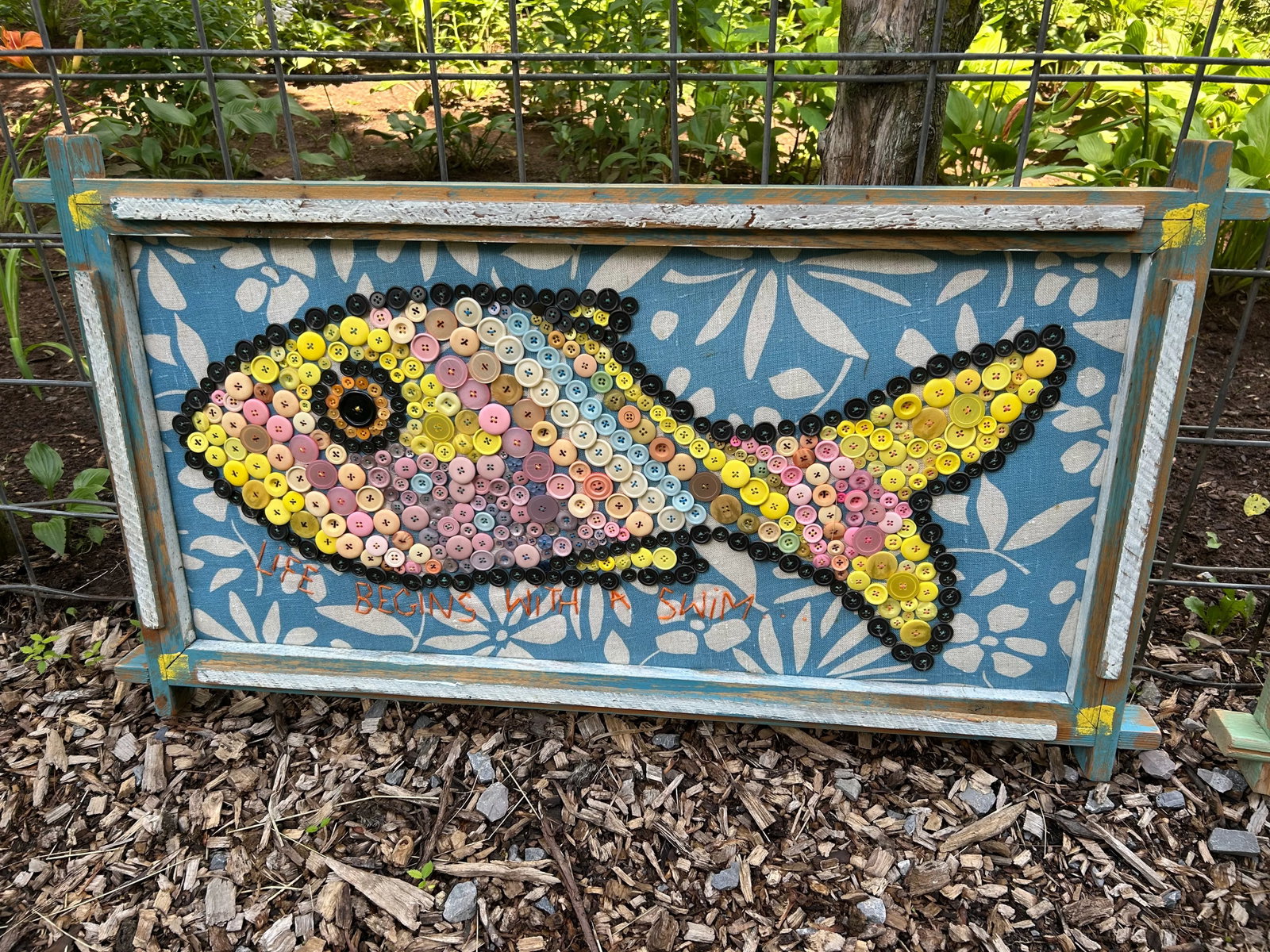Mary Teeter Maine Self Taught Artist Button Art of Fish - 9