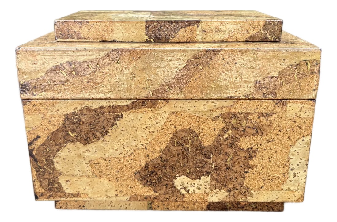 1980s Maitland Smith Decorative Box: Maitland Smith Decorative Box. Offered is a handsome cork box by Maitland Smith. This good sized well made box if felt lined makes a great table or bookcase accessory. A great spot for storing