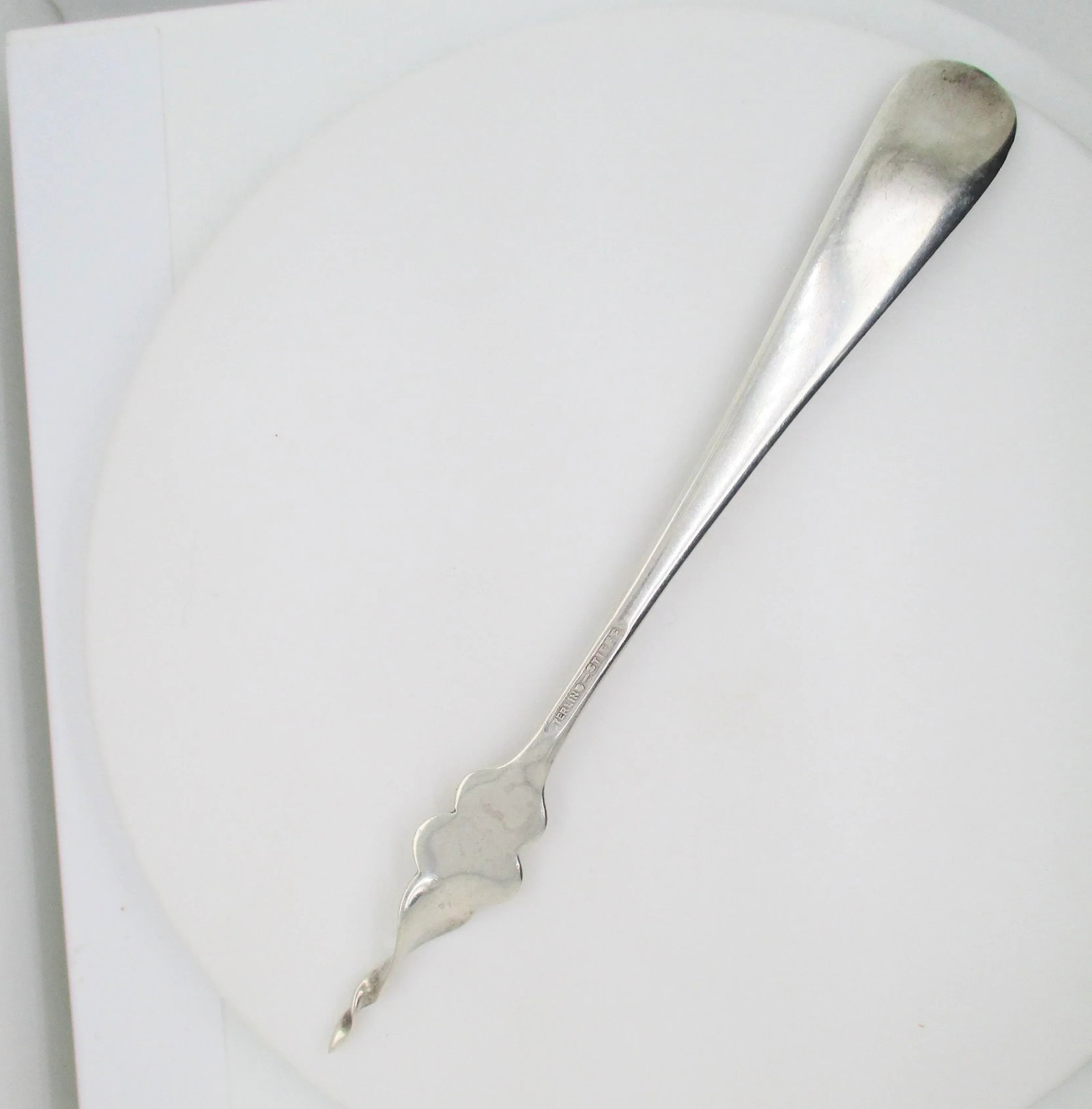 Early 20th Century Sterling Silver Butter Pick With Twisted Point - 3