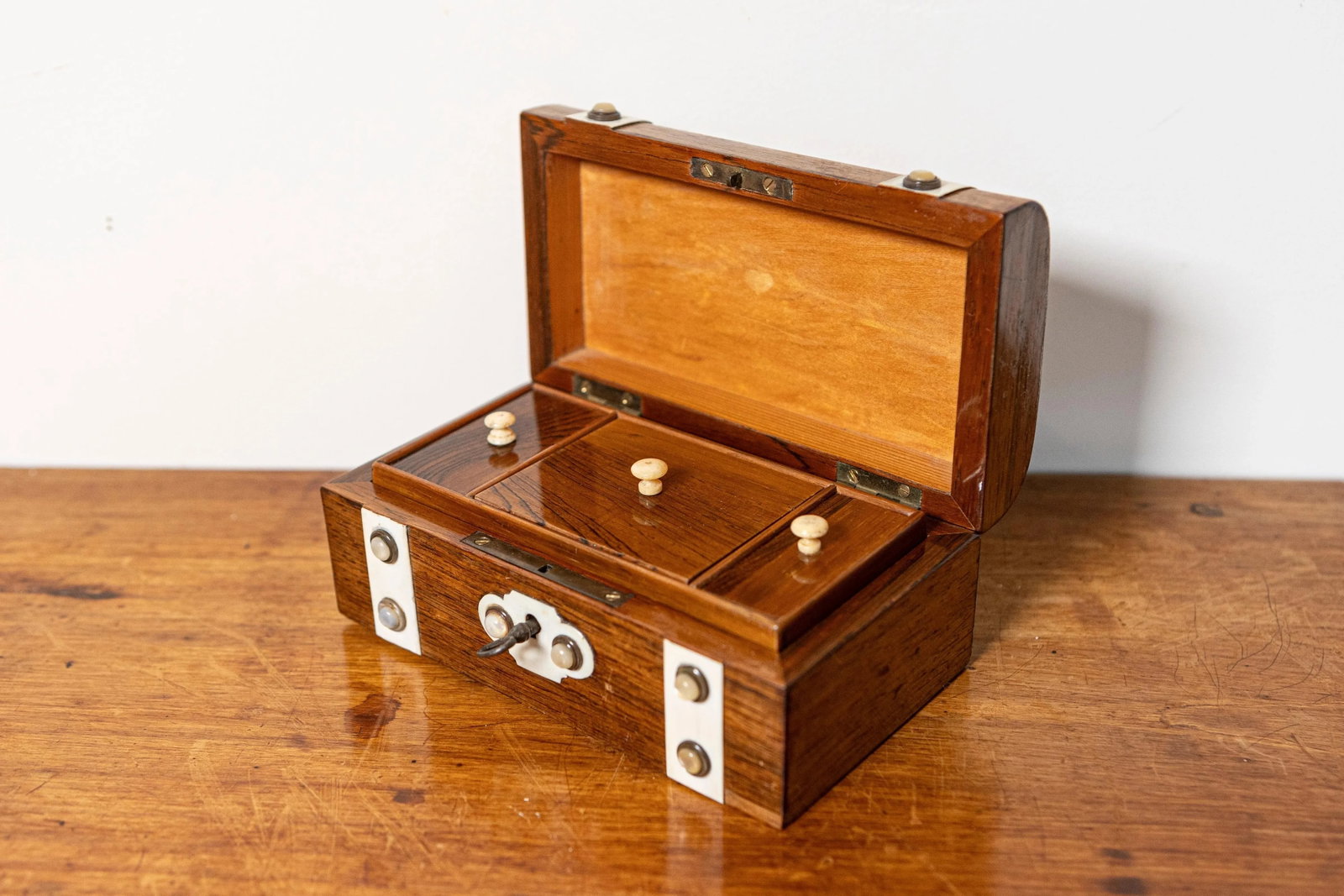 19th Century Danish Rosewood Tea Caddy with Bone Inlay, Circa 1860 - 5