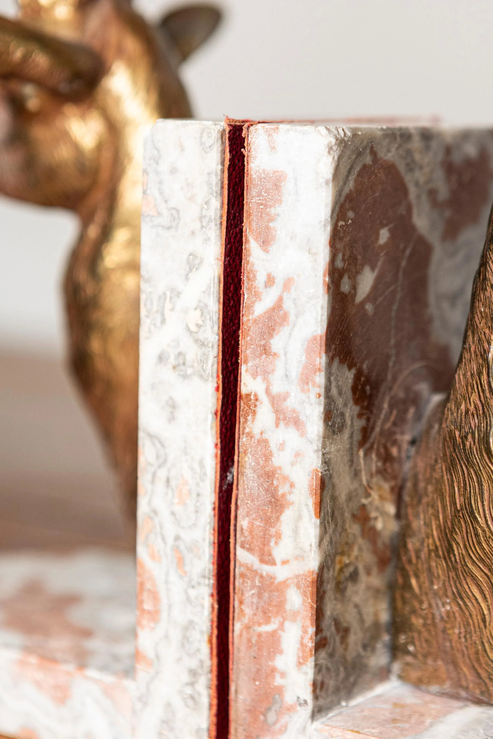 Pair of 20th-Century French Stag Bookends in Gilded Metal and Marble - 4