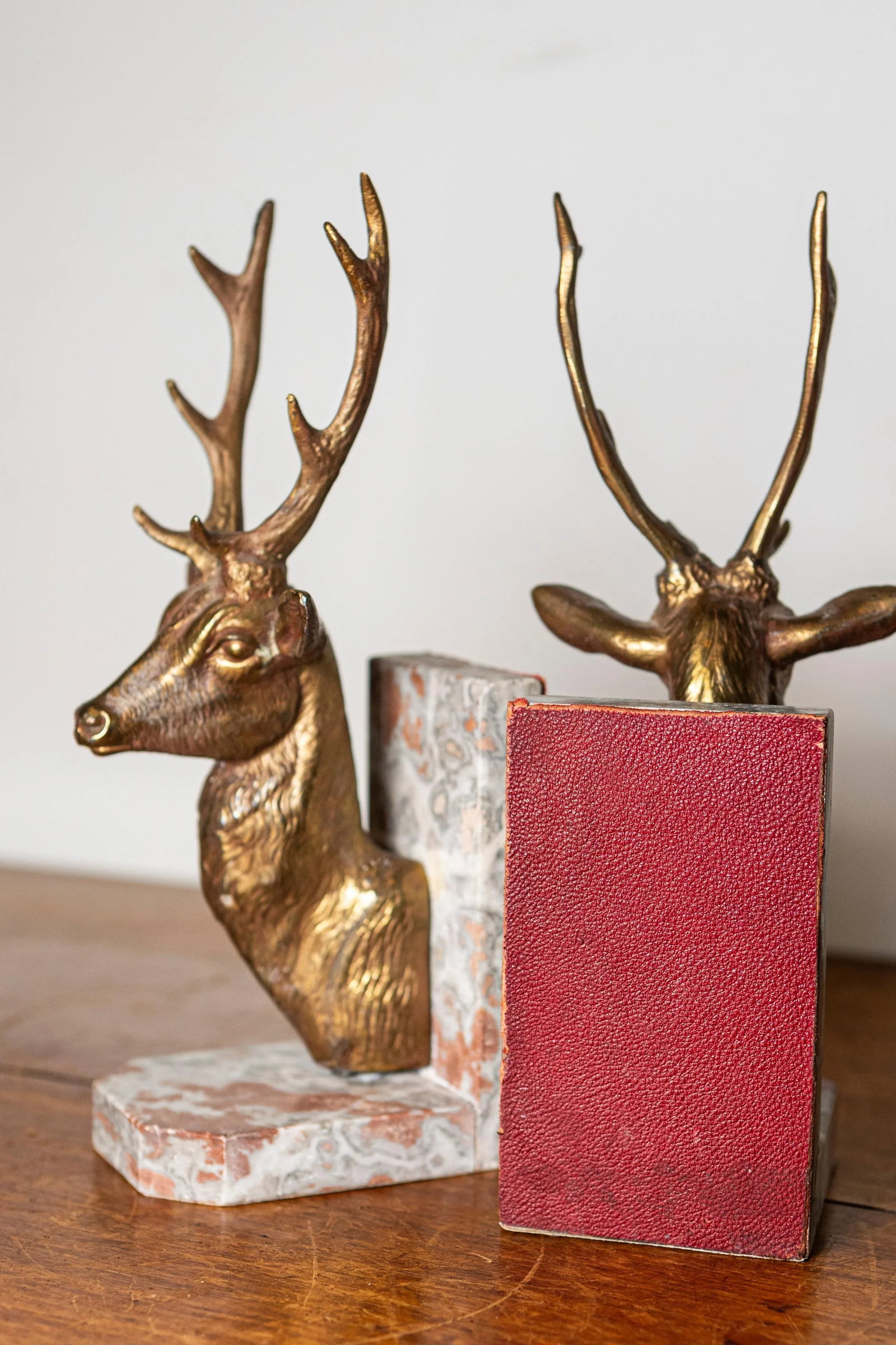 Pair of 20th-Century French Stag Bookends in Gilded Metal and Marble - 8