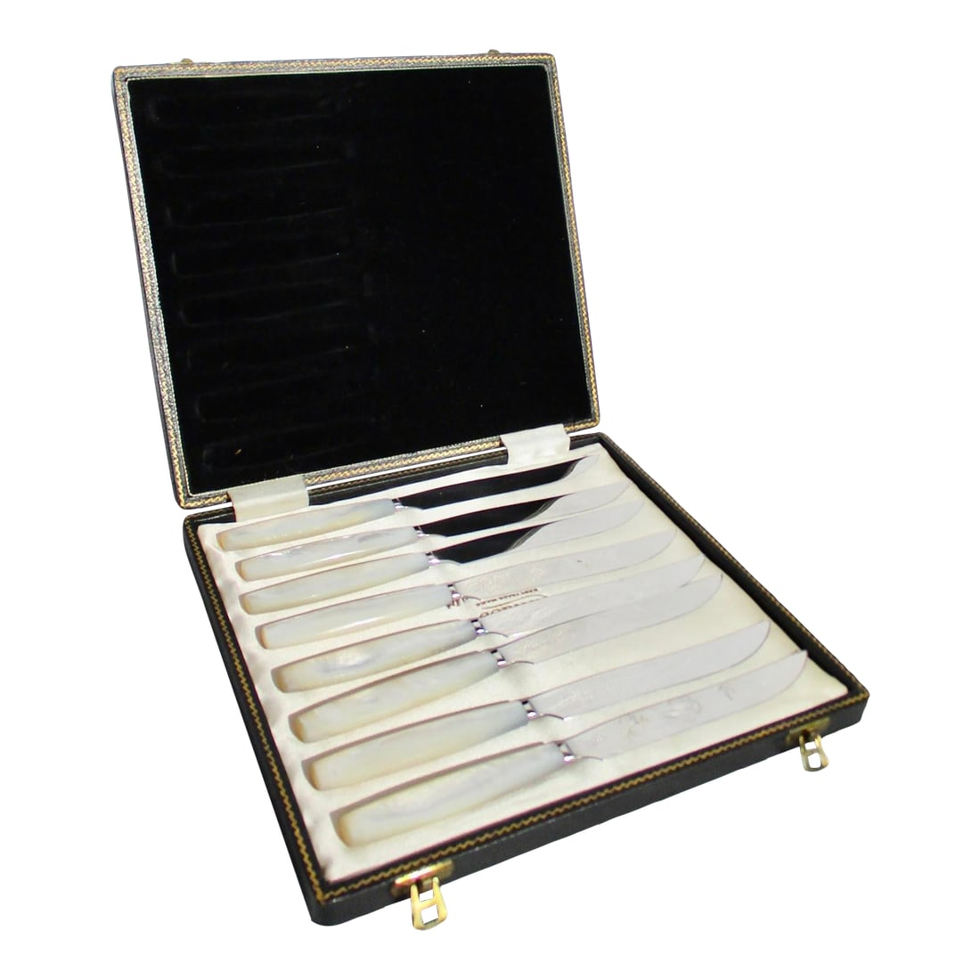 Boxed Set of 8 Steak Knifes. English - A Set of 8 (1 of 7)