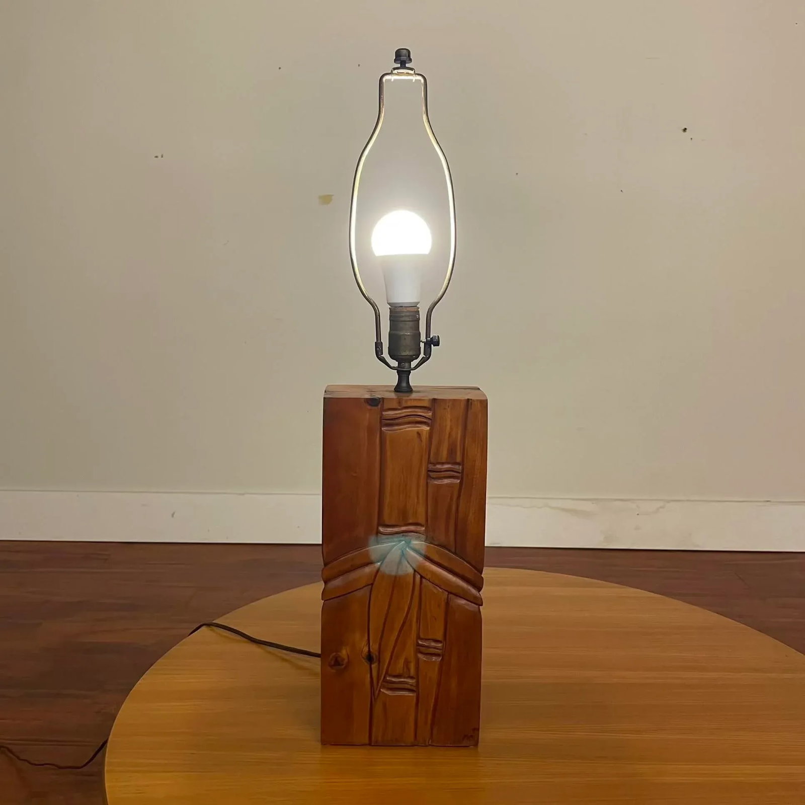 Mid-Century Carved Wood Table Lamp With Original Parchment & Cane Shade - 9