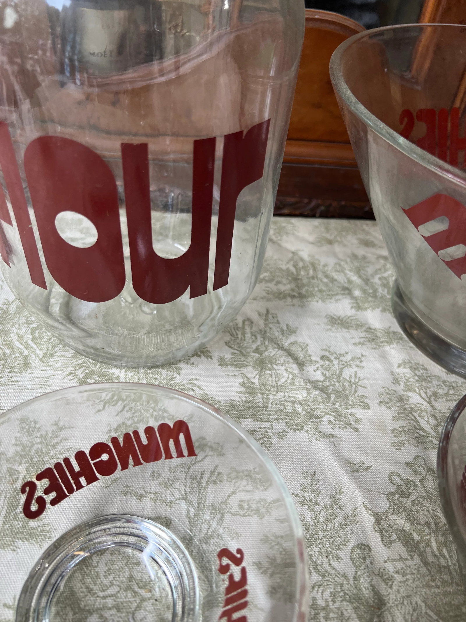 1970s Collection of Red Font Munchies Bowls and Flour Jar- Set of 5 - 2