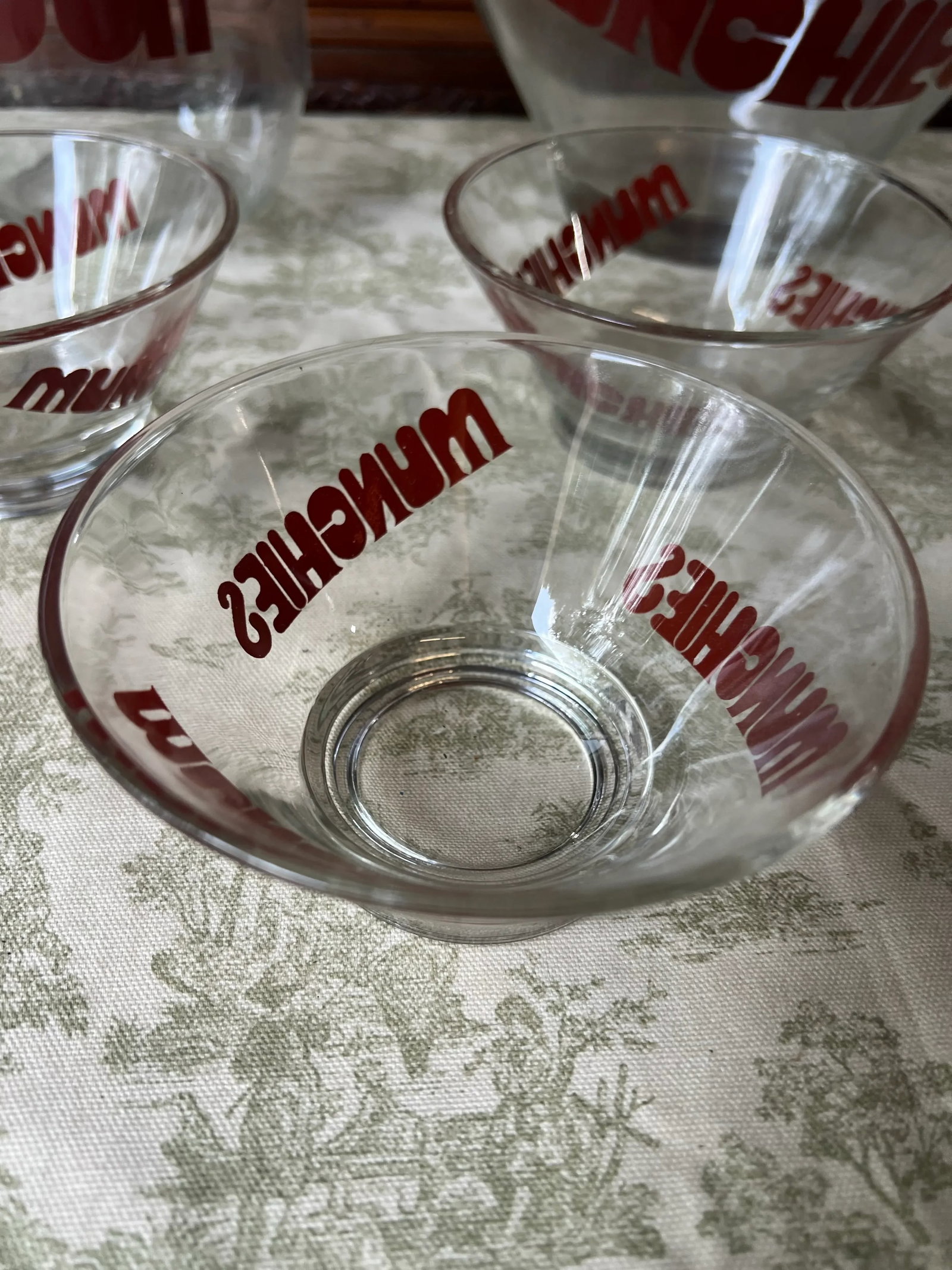 1970s Collection of Red Font Munchies Bowls and Flour Jar- Set of 5 - 4