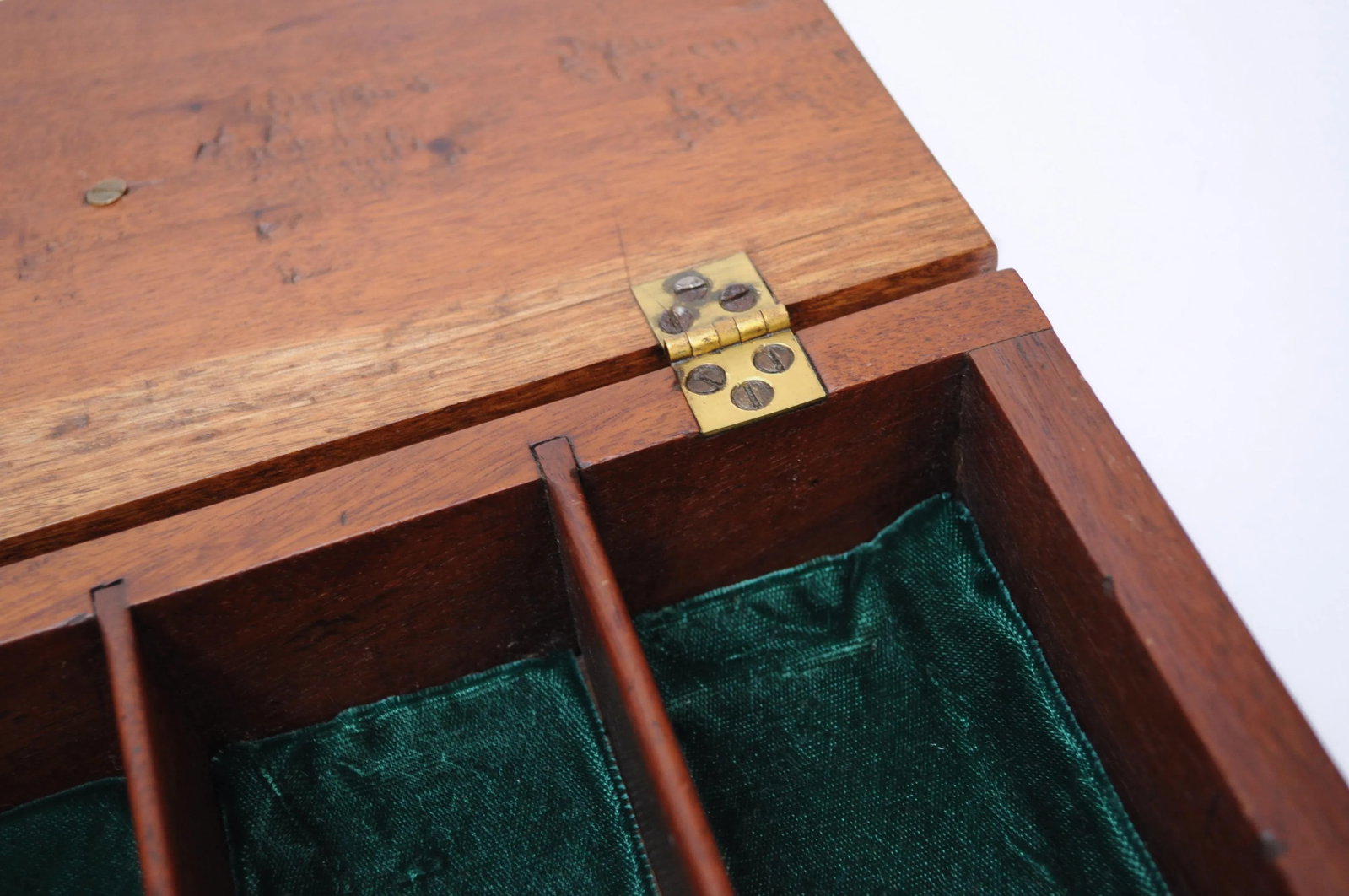 Late 19th Century Rosewood Jewelry Box / Keepsake Box With Flower Motif - 9