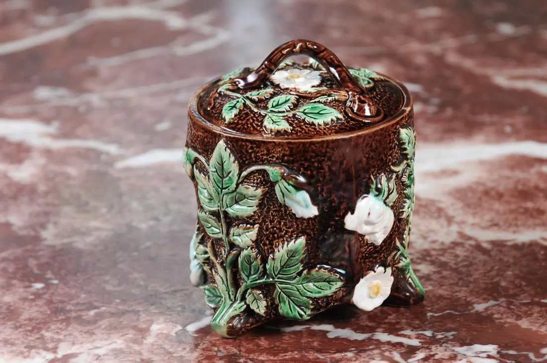 French 19th Century Brown Majolica Lidded Jar with Moulded Floral Décor - 10