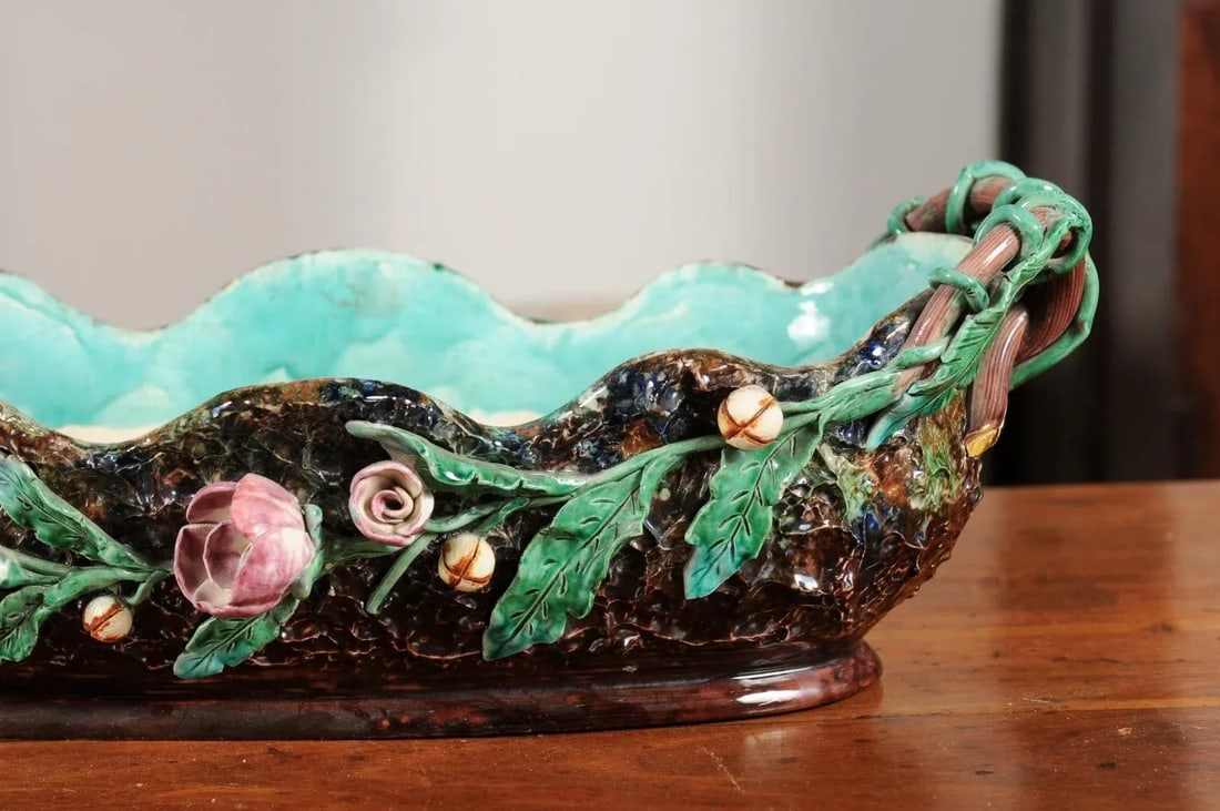 French 1850s Barbotine Majolica Jardinière by Thomas Sargent with Floral Décor - 10