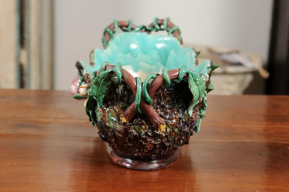 French 1850s Barbotine Majolica Jardinière by Thomas Sargent with Floral Décor - 7