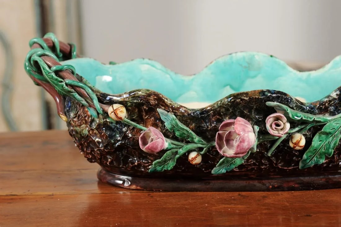 French 1850s Barbotine Majolica Jardinière by Thomas Sargent with Floral Décor - 9