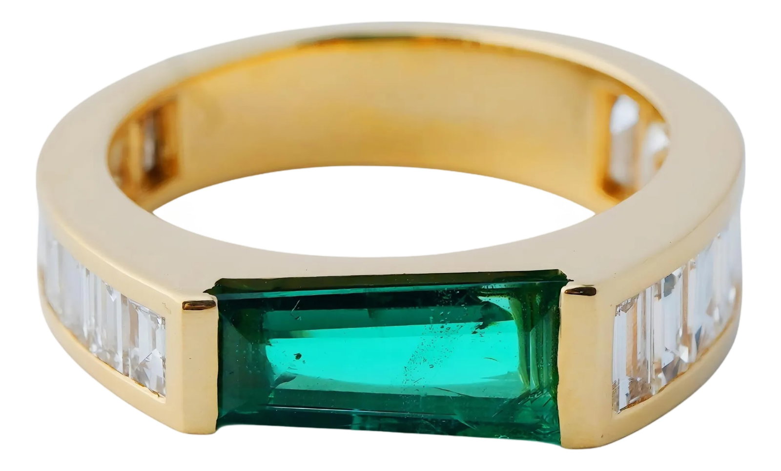 Natural Zambian high quality diamond ring in 18k hold: Gw =5.63gm Nw = 5.03gm 18k gold Emerald = 1.05cts Diamond =1.95cts Condition: Imperfections: No Imperfections Condition Notes: New Origin: India Materials & Techniques: Diamond, Emerald
