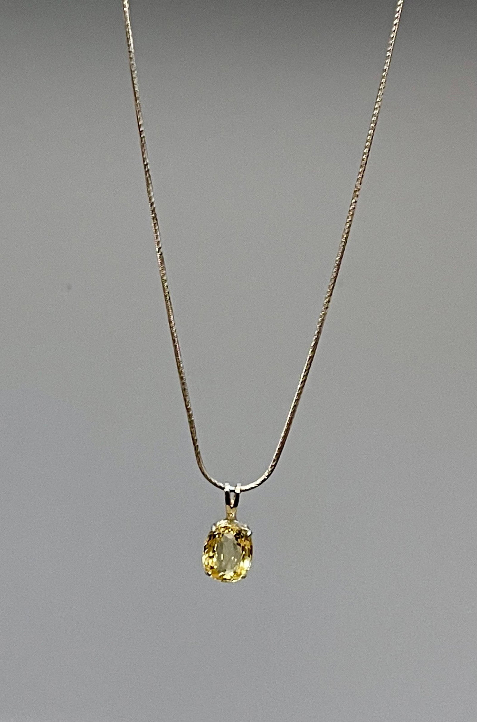 GIA Certified 5.56 Ct Natural Ceylon Yellow Sapphire Pendant Necklace white Gold - 17